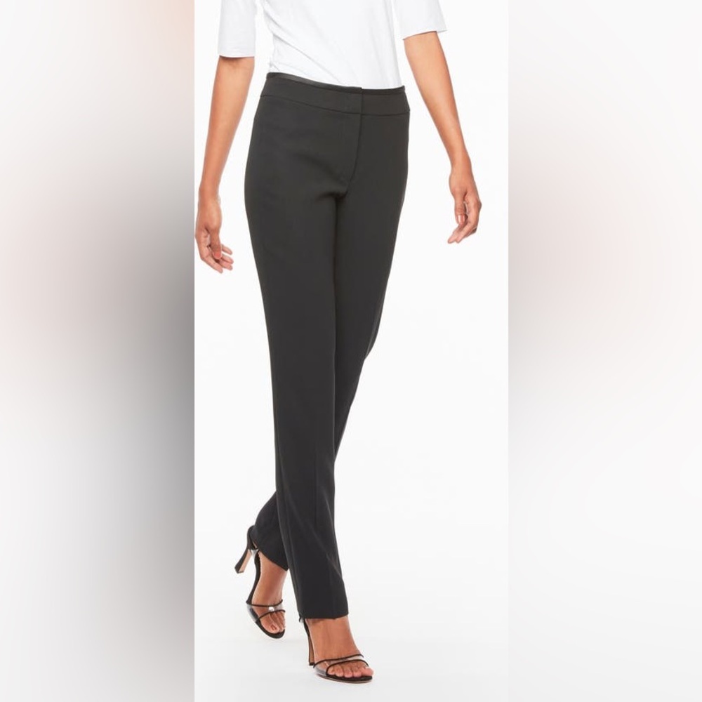 EMPORIO ARMANI
Classic Emporio Armani trousers
